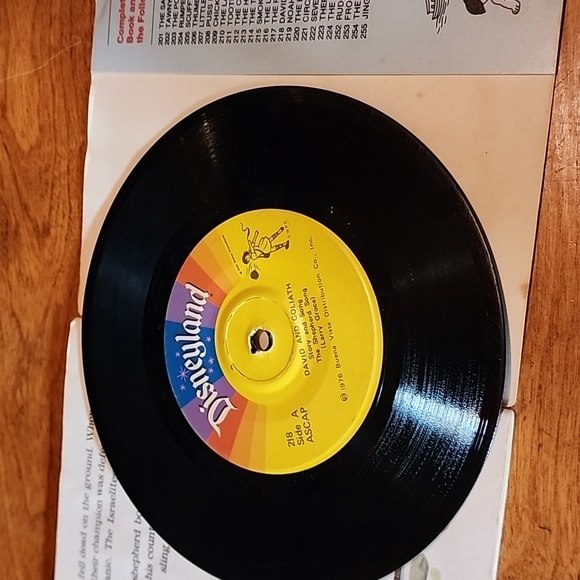 Vintage Disneyland David and Goliath Book and Record - Picture 6 of 7